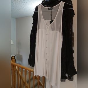 Ladies brand new XL top